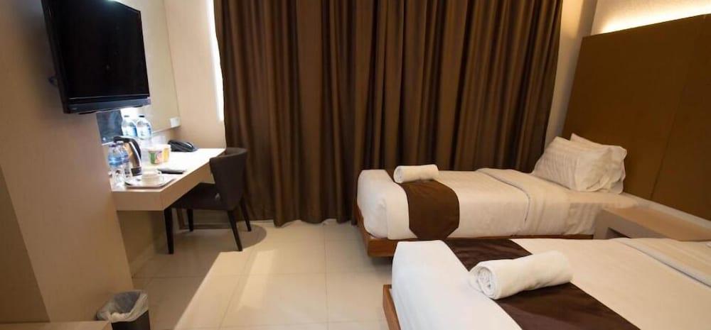 Os Hotel Airport Batam Екстер'єр фото