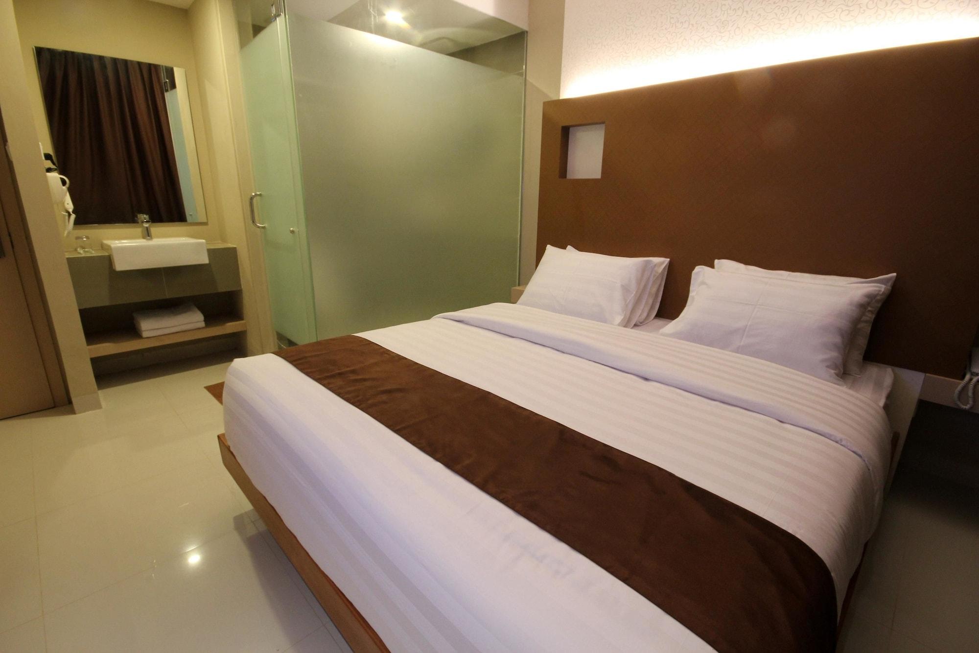 Os Hotel Airport Batam Екстер'єр фото