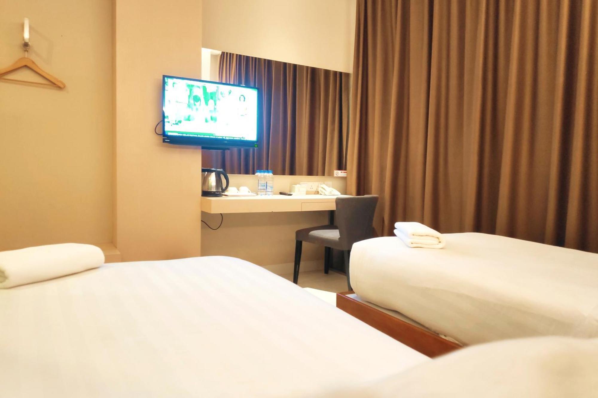 Os Hotel Airport Batam Екстер'єр фото