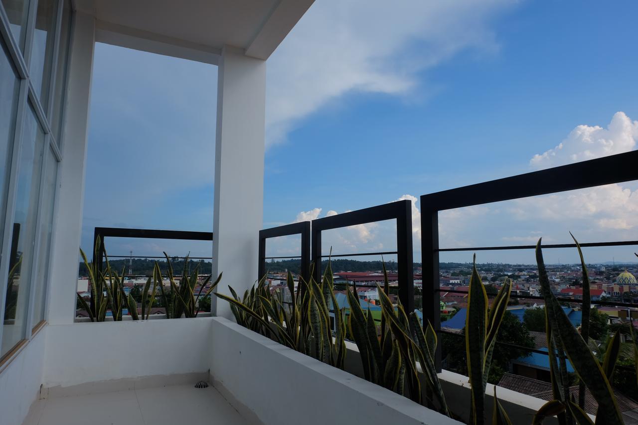 Os Hotel Airport Batam Екстер'єр фото