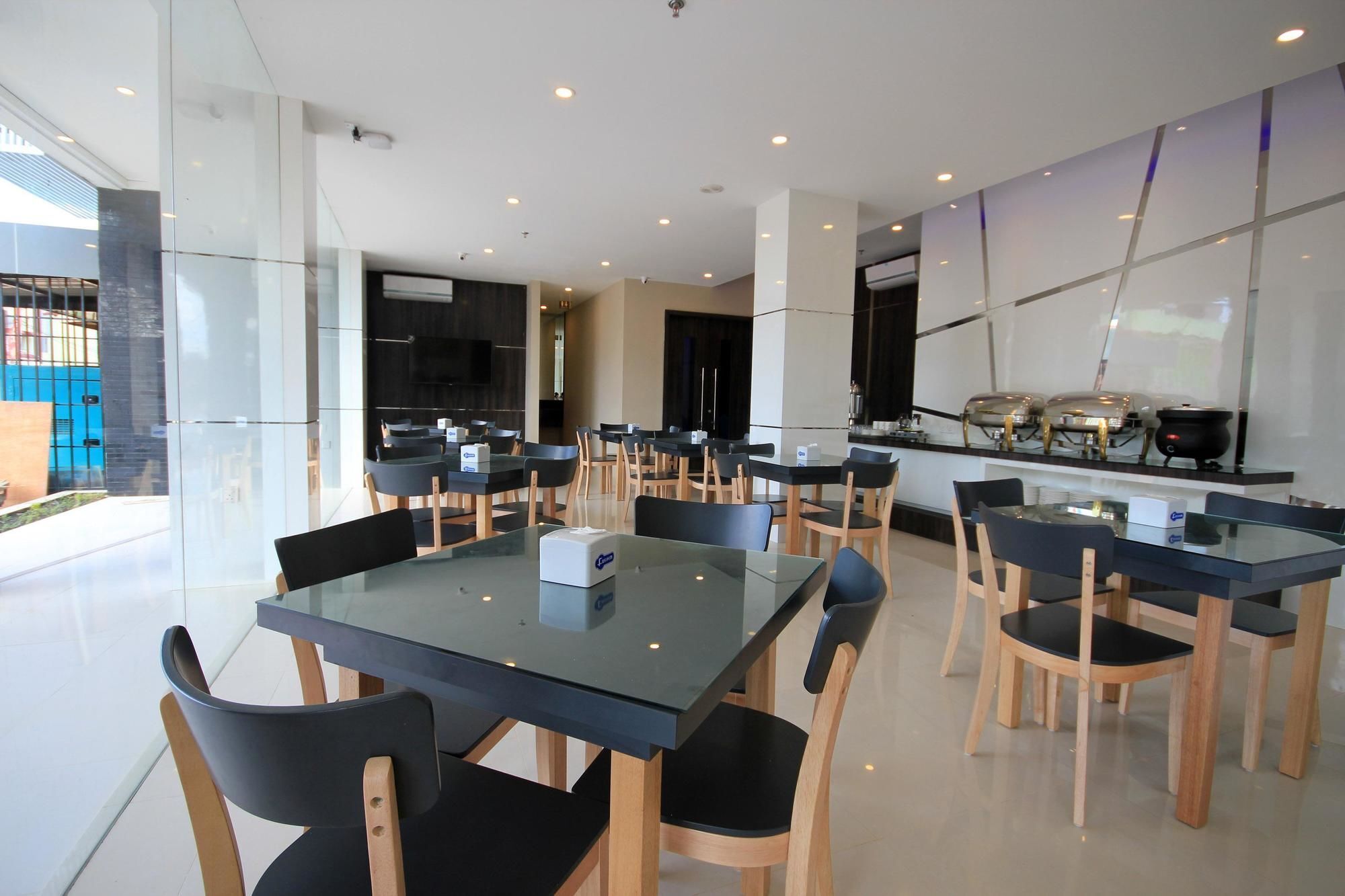 Os Hotel Airport Batam Екстер'єр фото