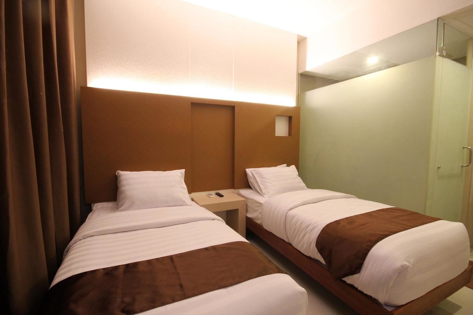 Os Hotel Airport Batam Екстер'єр фото